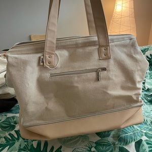 Beis the weekender beige